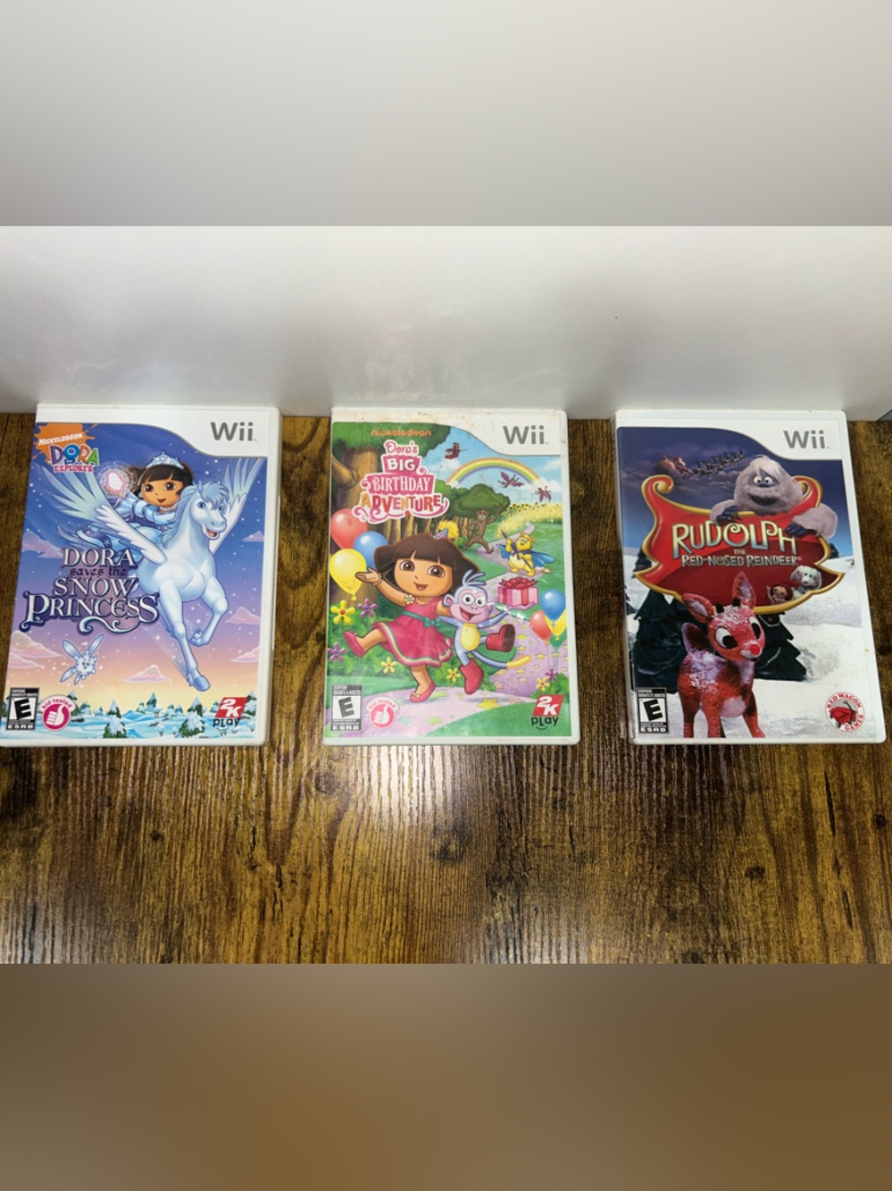 Lot #4 - Nintendo Wii Kids Bundle (Rudolph/Dora)